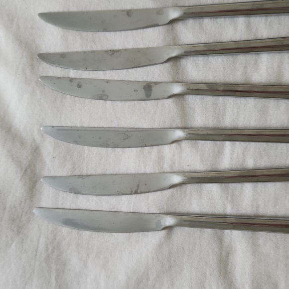 Crate&Barrel discontinued knife set--stainless steel - Picture 2 of 3
